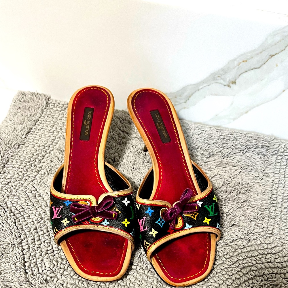 Louis Vuitton Black Multicolor Leather heels.